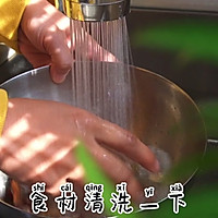 经典的广东祛湿汤，五指毛桃莲藕猪脚汤，健脾补肺，深受老广喜爱的做法图解8