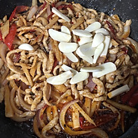 泡嫩姜炒肉丝的做法图解6