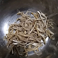 干煸茶树菇的做法图解1