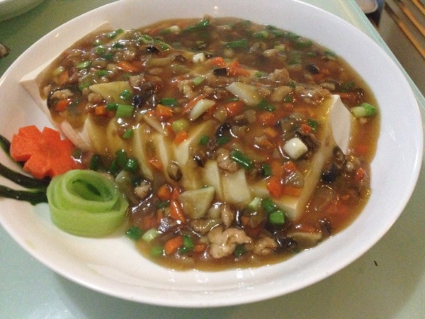 菇香肉末扒豆腐