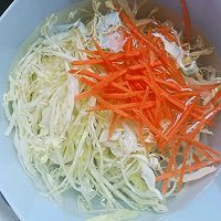 #丘比小能手料理课堂#卷心菜沙拉的做法图解3
