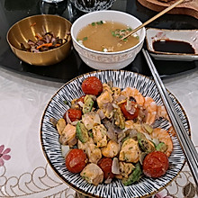 三纹鱼基尾虾荟饭
