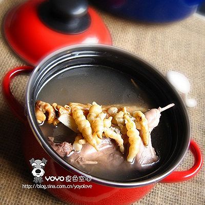 草石蚕人参鹌鹑汤