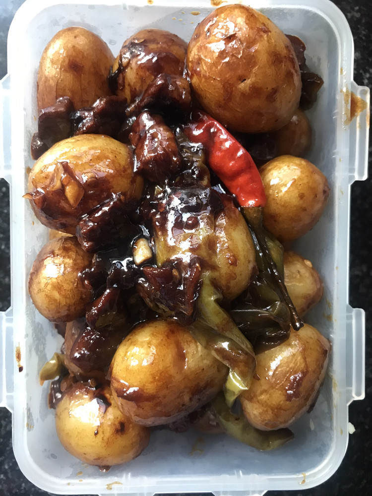 牛肉酱土豆的做法