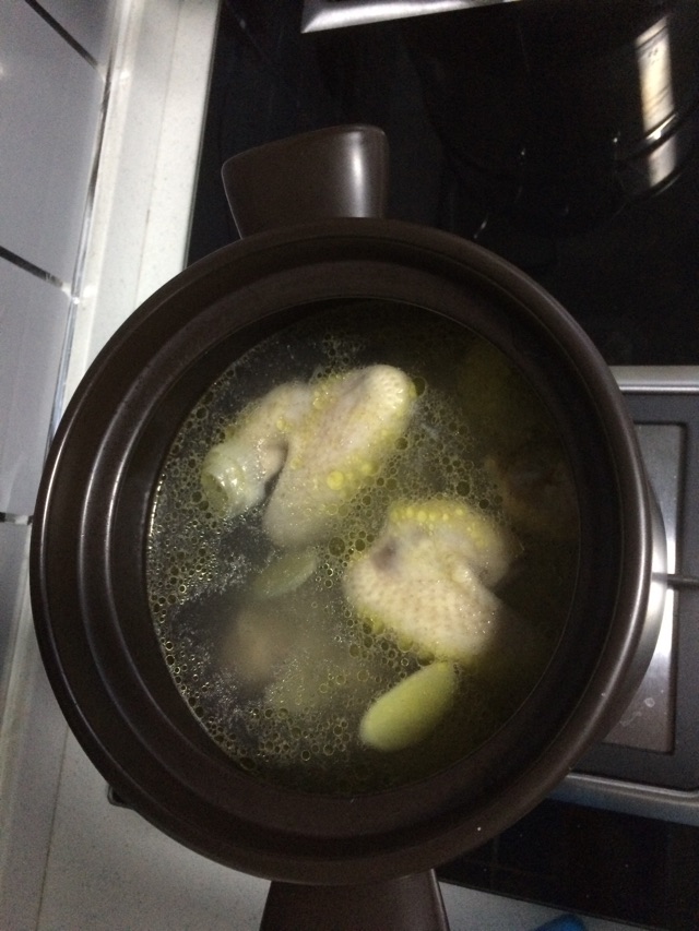 山药鸡汤的做法图解2