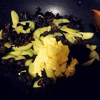 【蓓妈美食】木耳黄瓜炒鸡蛋的做法图解5
