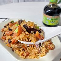 被宝贝竖大拇指的香菇香肠炒饭，香迷糊了的做法图解7