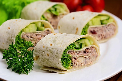 TUNA WRAPS WITH PESTO,TOMATO