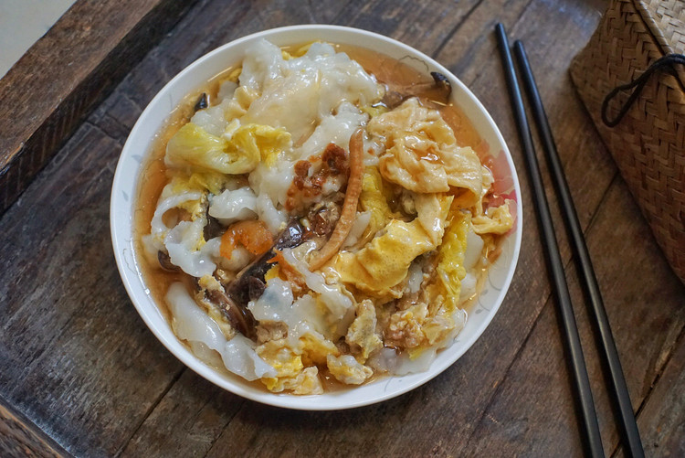 白菜腐皮猪肉肠粉的做法