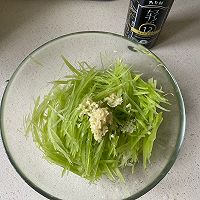 凉拌莴笋的做法图解3