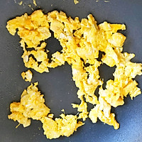 简单快手的家常菜：胡萝卜木耳炒鸡蛋的做法图解5