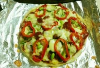 海鲜香肠蔬菜披萨 （含披萨皮）的做法