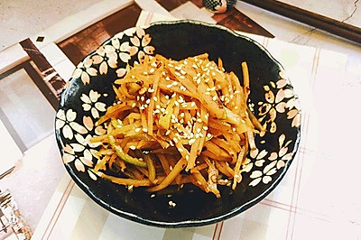 家常酸辣土豆丝