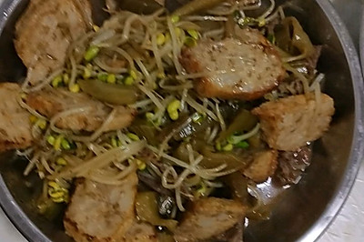 咸菜豆芽炒腐卷