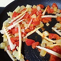 西红柿土豆咸笋汤的做法图解5