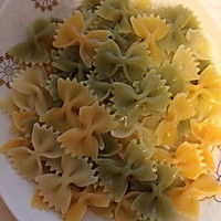 蝴蝶意面的做法图解1