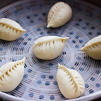 #年味十足的中式面点#补血宜气的芹菜牛肉包的做法图解17