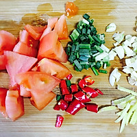 番茄牛肉青菜面的做法图解1