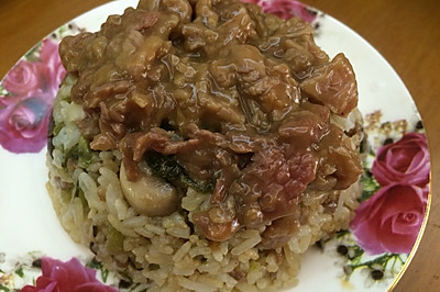 极其美味的酸菜蘑菇牛肉炒饭
