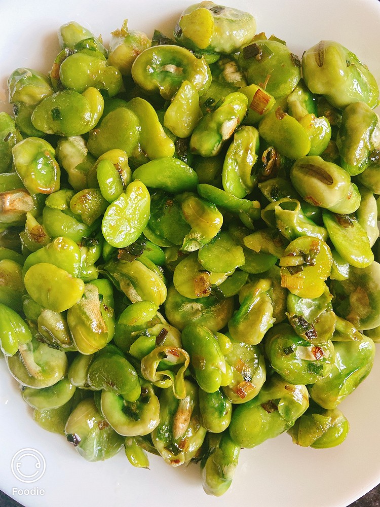 葱香蚕豆的做法