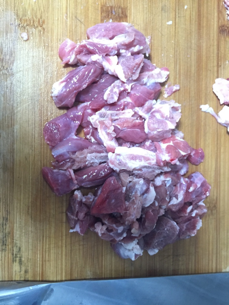 羊肉胡萝卜炖粉条青菜的做法图解1