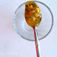 monkey特调百香果蜂蜜饮的做法图解4