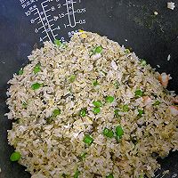 橄榄菜虾仁炒饭的做法图解9