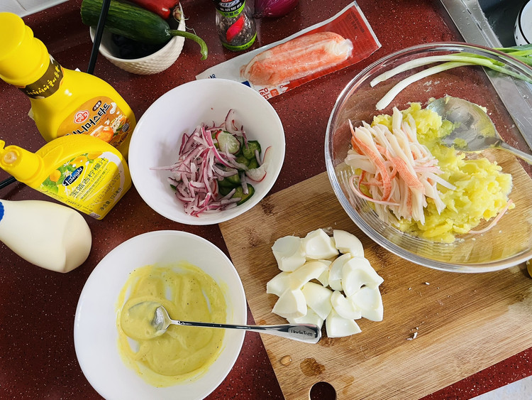 自制：日式蟹棒沙拉的做法