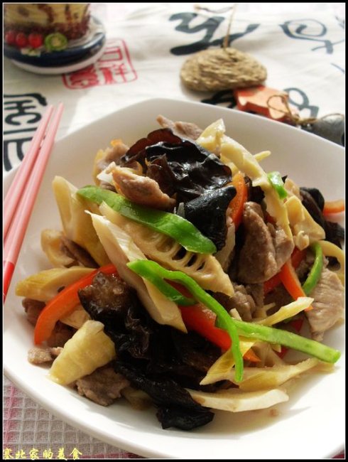 Stir fried meat with Sliced Bamboo Shoots and agaric