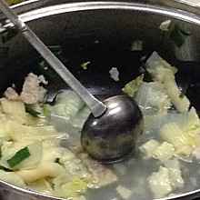 蛋燕蔬菜肉丝汤