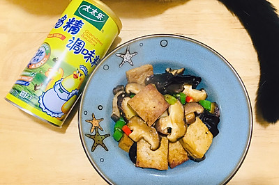 香菇烧豆腐，很随意很家常