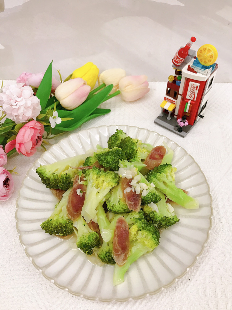 西兰花炒腊肠的做法