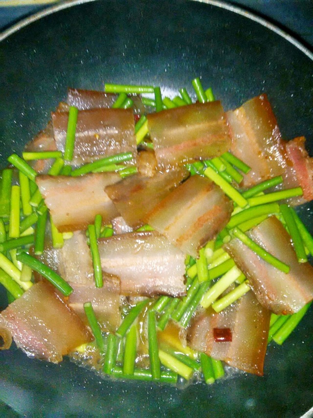 蒜薹炒腊肉的做法图解6