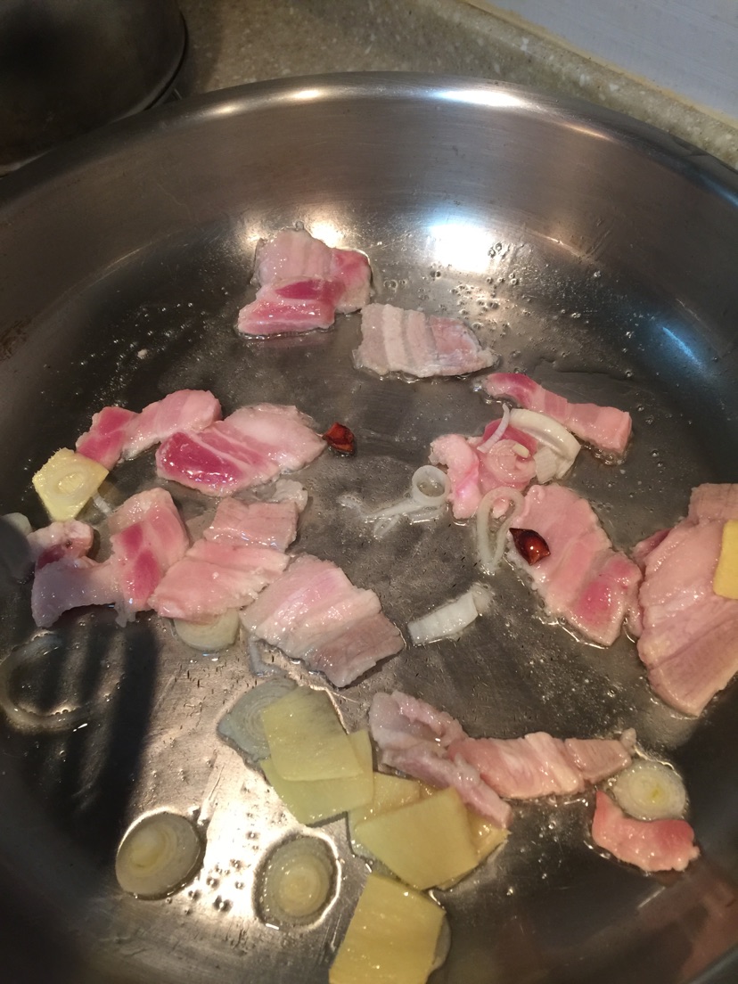 白菜粉条炖五花肉的做法图解3