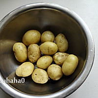 香烤小土豆的做法图解1