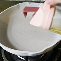 黑木耳炒黑鱼片的做法图解2