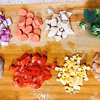 番茄鸡肉虾仁芝士焗饭的做法图解1