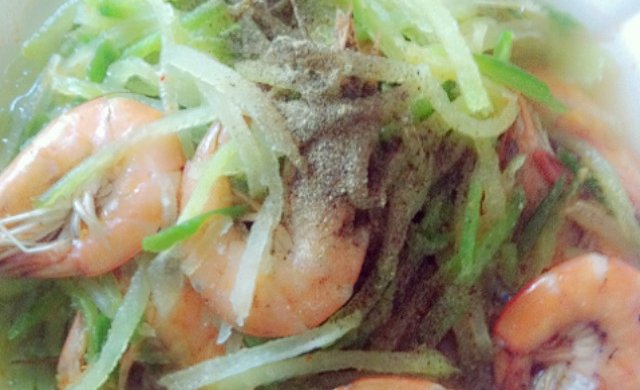 鲜虾炖青萝卜丝