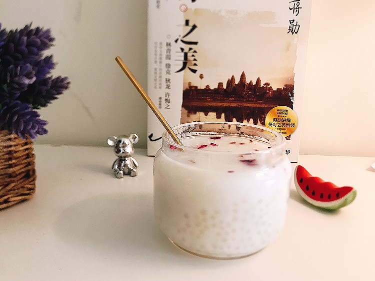 椰汁西米汤圆银耳羹的做法