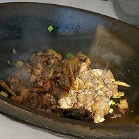 小笨鸡炖蘑菇的做法图解4