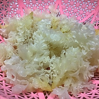 冰糖炖雪梨，的做法图解2