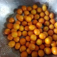 冰糖金桔的做法图解2