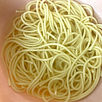 意式番茄味芝士盖虾仁意面的做法图解1