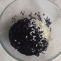豪华版紫米饭团的做法图解1