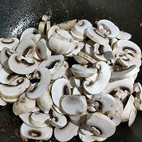 #橄享国民味 热烹更美味#口蘑滑鸡的做法图解3