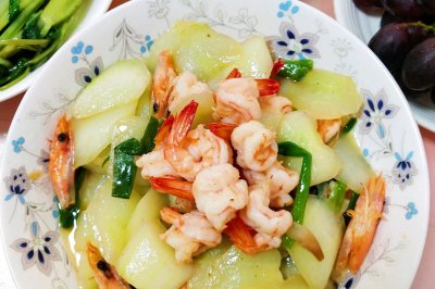 潮汕夏天最常见的家常菜吊瓜炒虾仁
