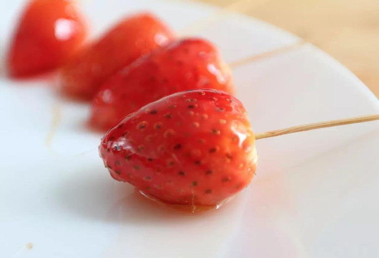 美味的草莓甜点～的做法