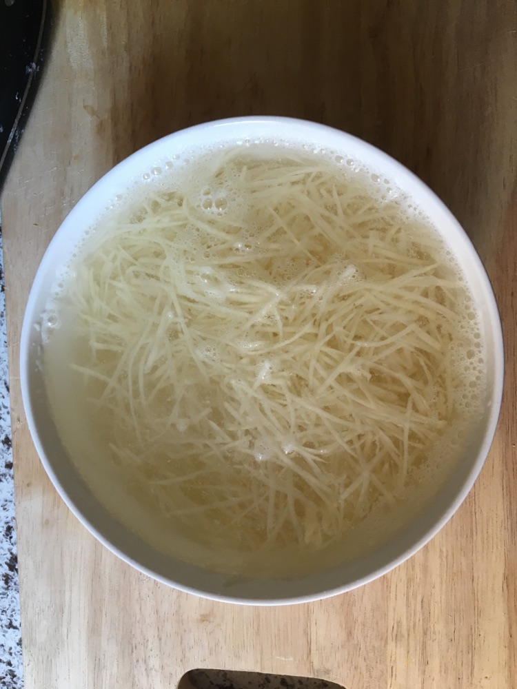 鸡蛋葱花煎饼的做法图解2