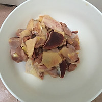 土豆香菇黄焖鸡的做法图解1