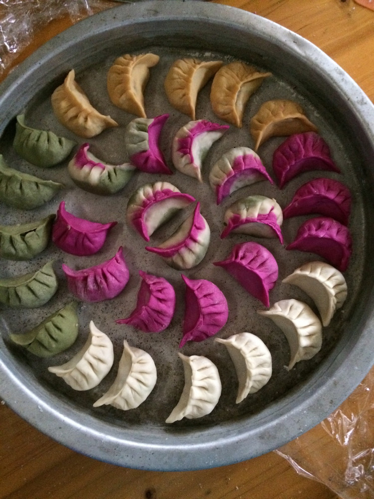 彩虹饺子的做法